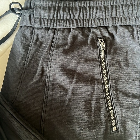 ATHLETA - FARALLON JOGGER - SIZE 6 - BLACK/DARK GREY - Picture 3 of 6